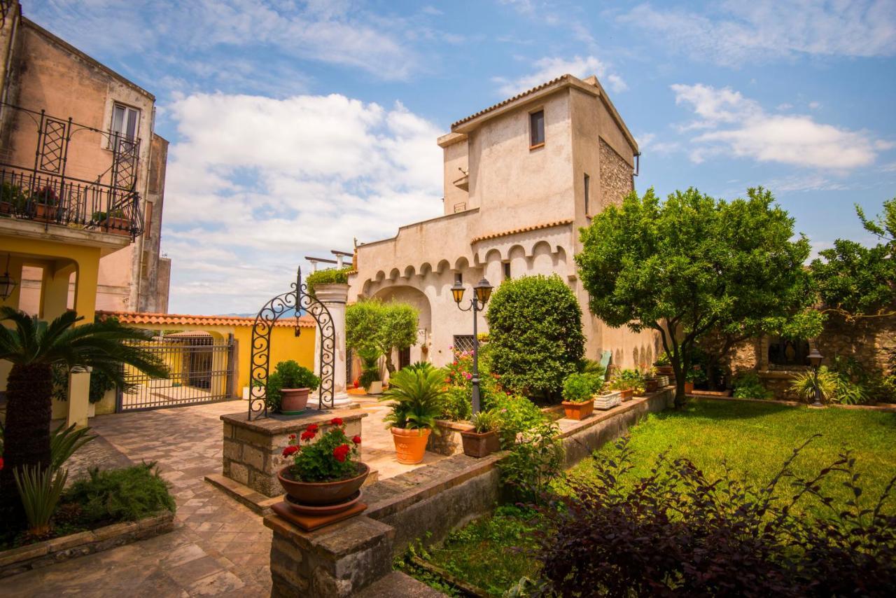 Torre Caetana Panzió Minturno Kültér fotó
